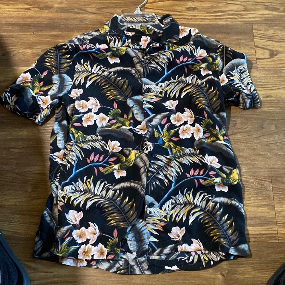 Hawiian button up